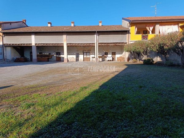 negozio in vendita a Cazzago San Martino