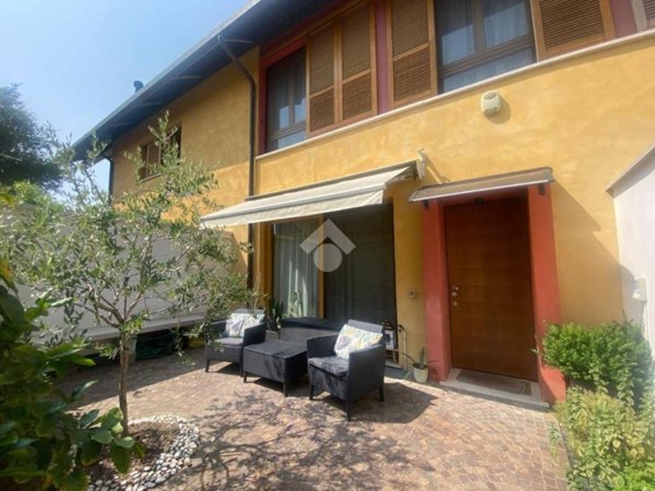 casa indipendente in vendita a Cazzago San Martino in zona Calino