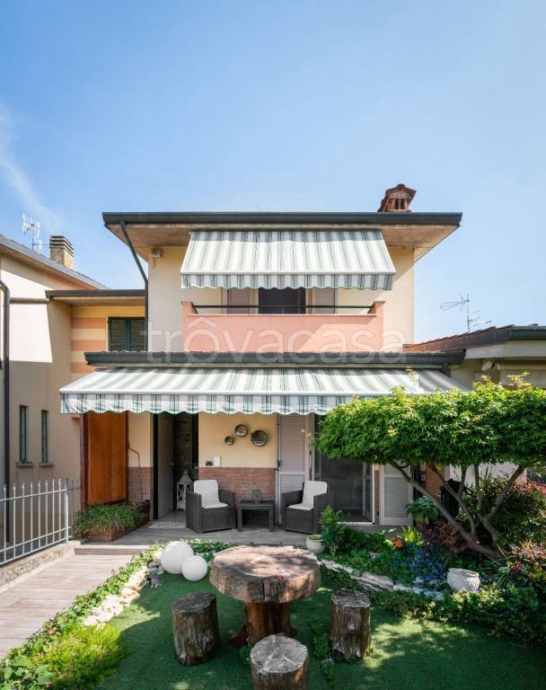 casa indipendente in vendita a Cazzago San Martino