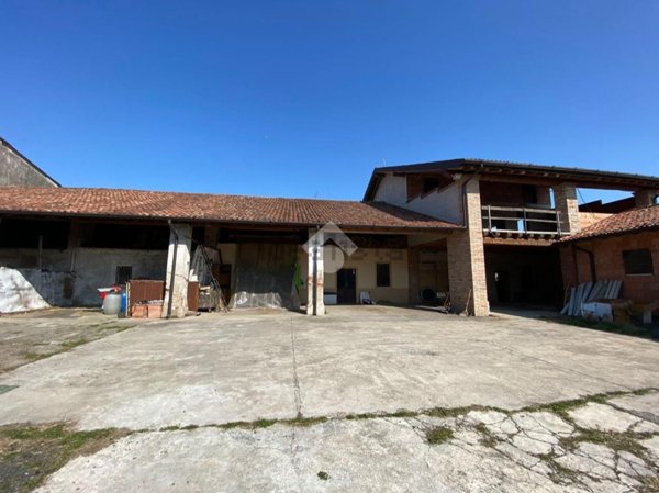 appartamento in vendita a Cazzago San Martino in zona Pedrocca