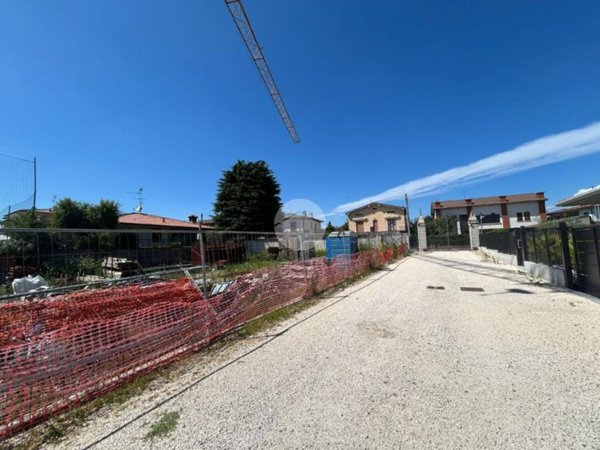 terreno edificabile in vendita a Cazzago San Martino in zona Calino