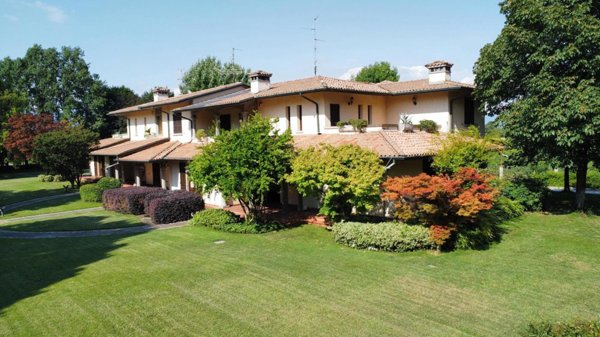 casa indipendente in vendita a Cazzago San Martino