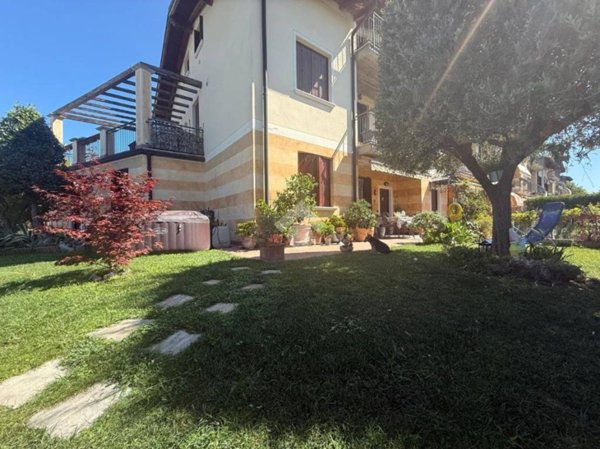 appartamento in vendita a Cazzago San Martino in zona Calino