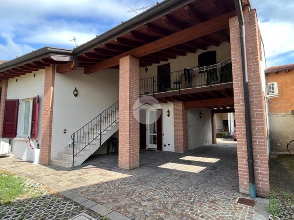 appartamento in vendita a Cazzago San Martino in zona Bornato