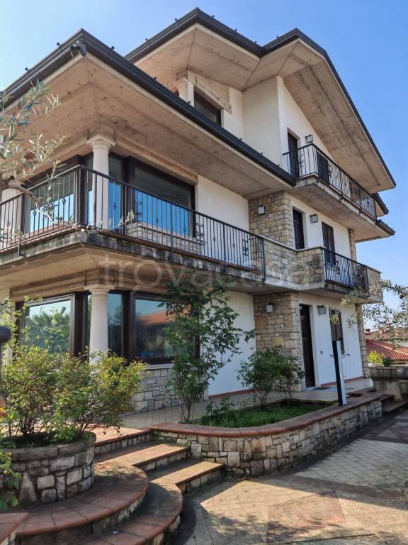 casa indipendente in vendita a Cazzago San Martino in zona Bornato