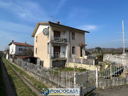 appartamento in vendita a Cazzago San Martino in zona Calino