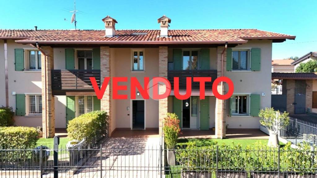 appartamento in vendita a Cazzago San Martino in zona Calino