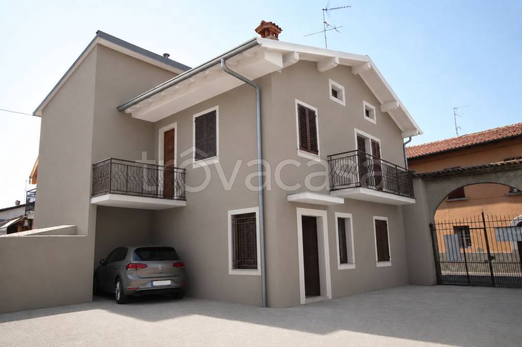 casa indipendente in vendita a Cazzago San Martino in zona Bornato