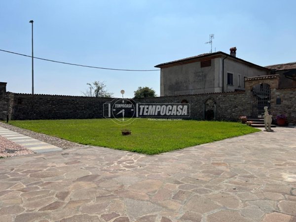 casa indipendente in vendita a Cazzago San Martino in zona Bornato