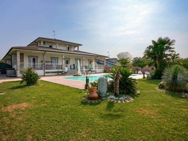 casa indipendente in vendita a Cazzago San Martino in zona Bornato