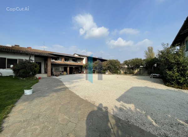 casa indipendente in vendita a Cazzago San Martino in zona Pedrocca