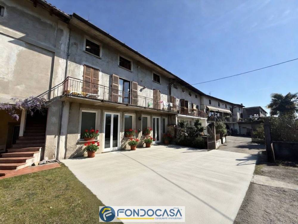 appartamento in vendita a Cazzago San Martino in zona Bornato