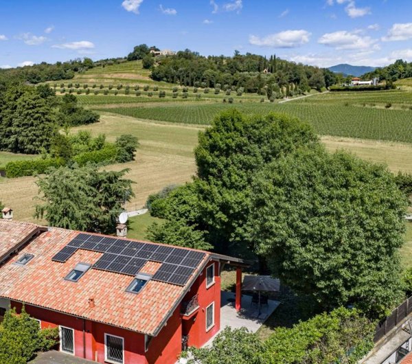 casa indipendente in vendita a Cazzago San Martino in zona Calino