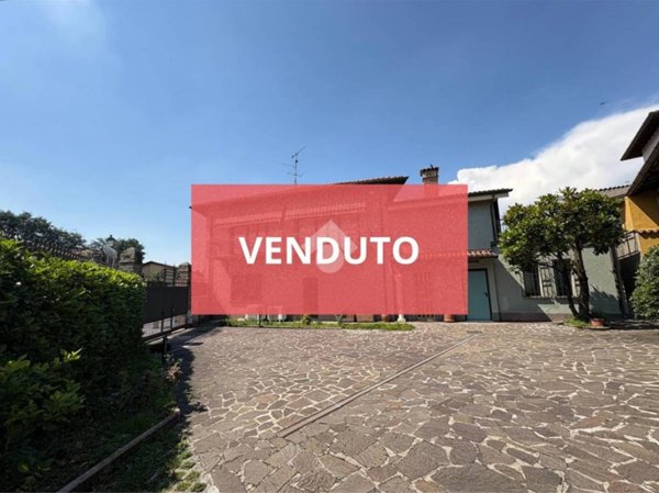 appartamento in vendita a Cazzago San Martino in zona Calino