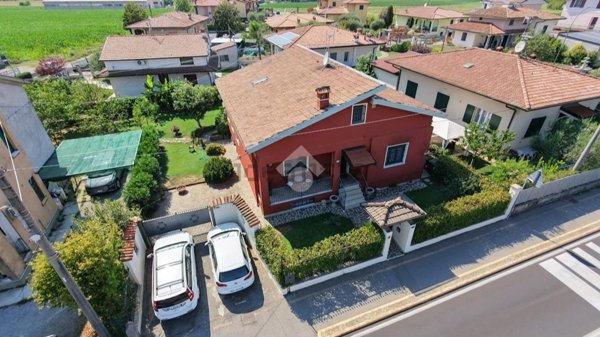 casa indipendente in vendita a Cazzago San Martino in zona Bornato
