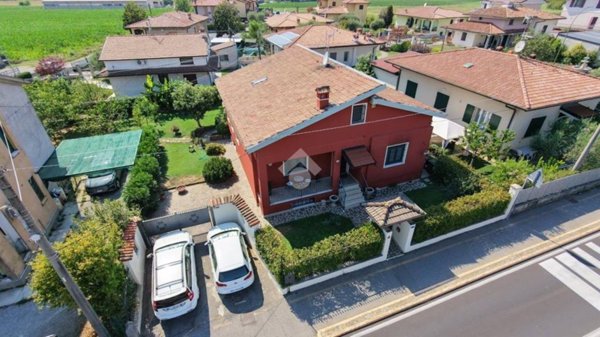 casa indipendente in vendita a Cazzago San Martino in zona Bornato