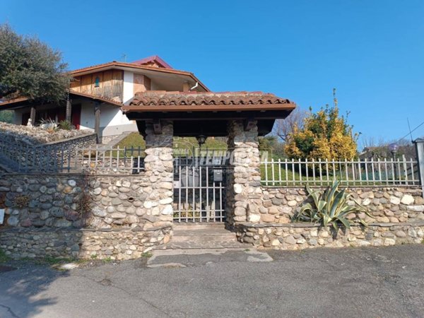 casa indipendente in vendita a Cazzago San Martino in zona Bornato