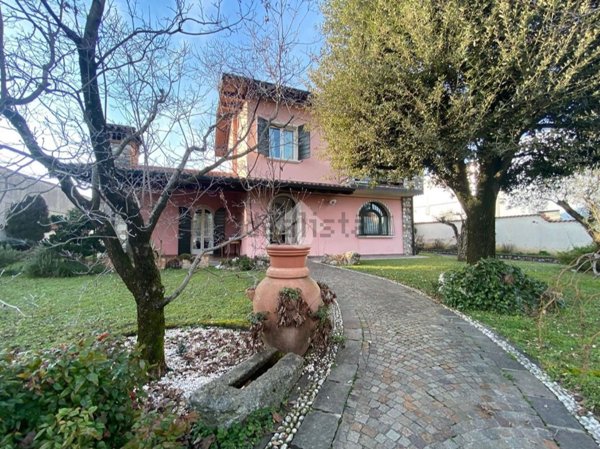 casa indipendente in vendita a Cazzago San Martino in zona Bornato