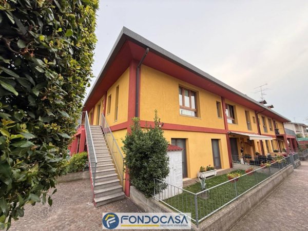 appartamento in vendita a Cazzago San Martino in zona Calino