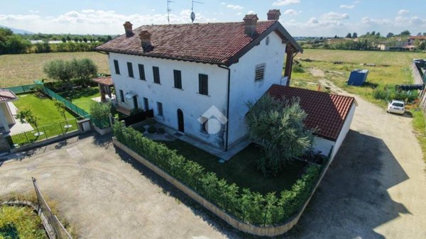 casa indipendente in vendita a Cazzago San Martino in zona Calino
