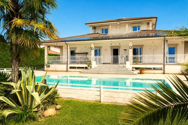 casa indipendente in vendita a Cazzago San Martino in zona Bornato