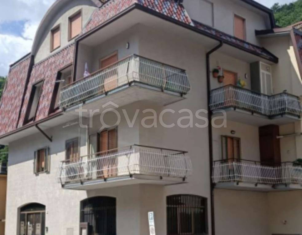 negozio in vendita a Cedegolo