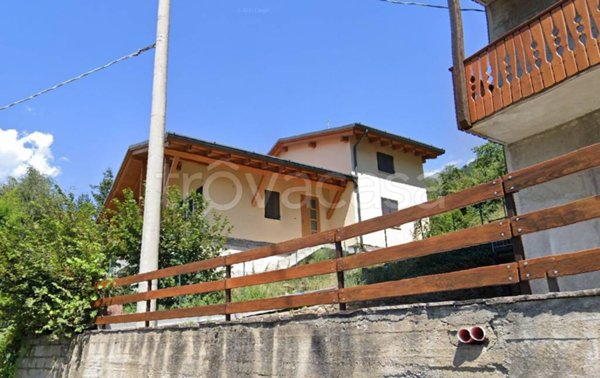 casa indipendente in vendita a Cedegolo