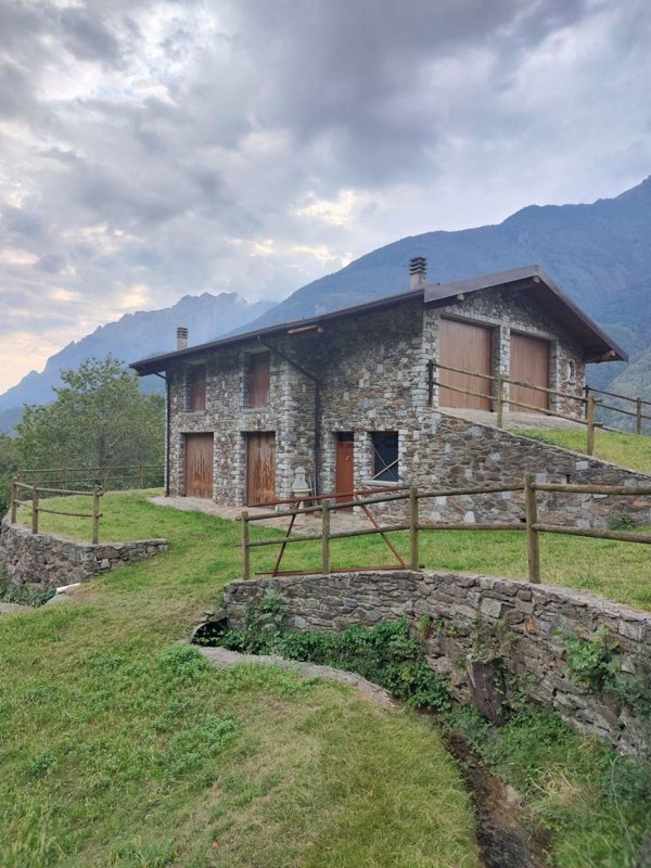 appartamento in vendita a Cedegolo in zona Grevo