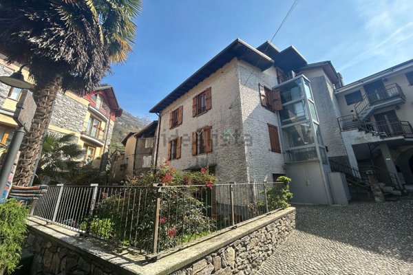 appartamento in vendita a Cedegolo in zona Grevo