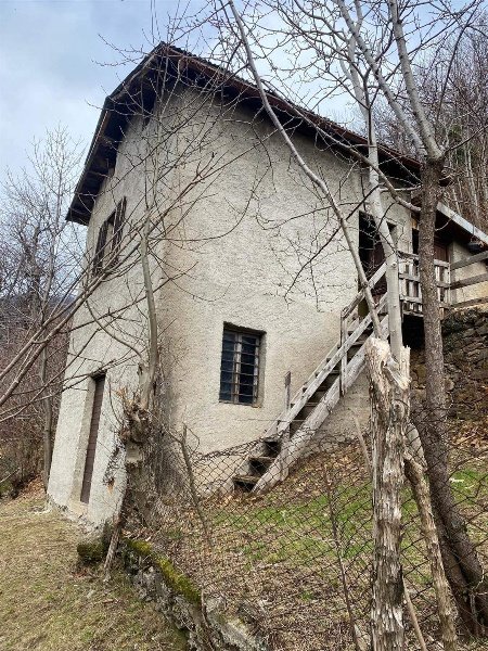 appartamento in vendita a Cedegolo in zona Grevo