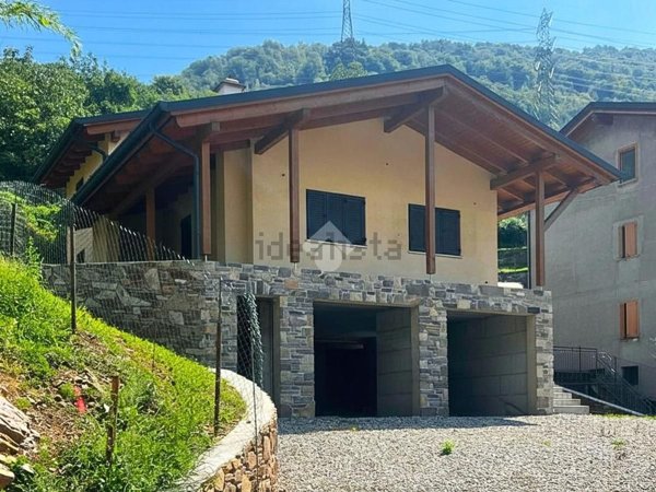 casa indipendente in vendita a Cedegolo in zona Grevo