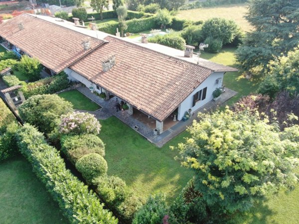 casa indipendente in vendita a Cellatica in zona Fantasina