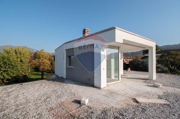 casa indipendente in vendita a Cellatica