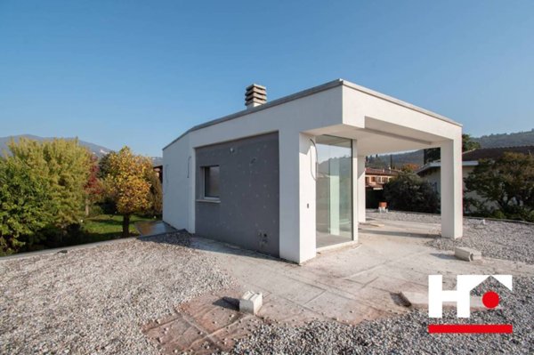 casa indipendente in vendita a Cellatica