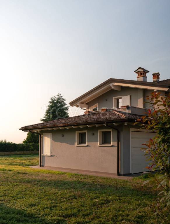 casa indipendente in vendita a Cellatica