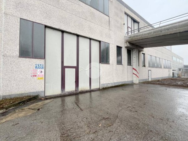 capannone in vendita a Cellatica