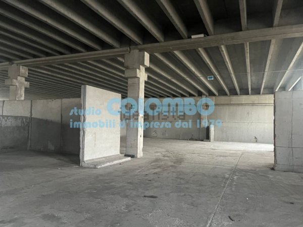 capannone in vendita a Cellatica