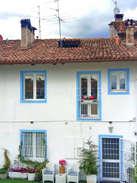 casa indipendente in vendita a Cellatica