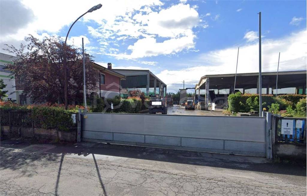 capannone in vendita a Cellatica