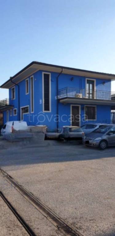locale commerciale in vendita a Cellatica