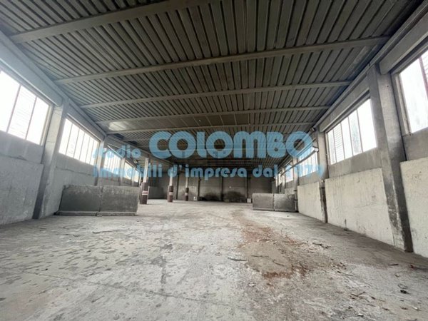 capannone in vendita a Cellatica
