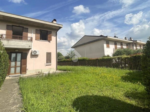 casa indipendente in vendita a Cellatica in zona Fantasina