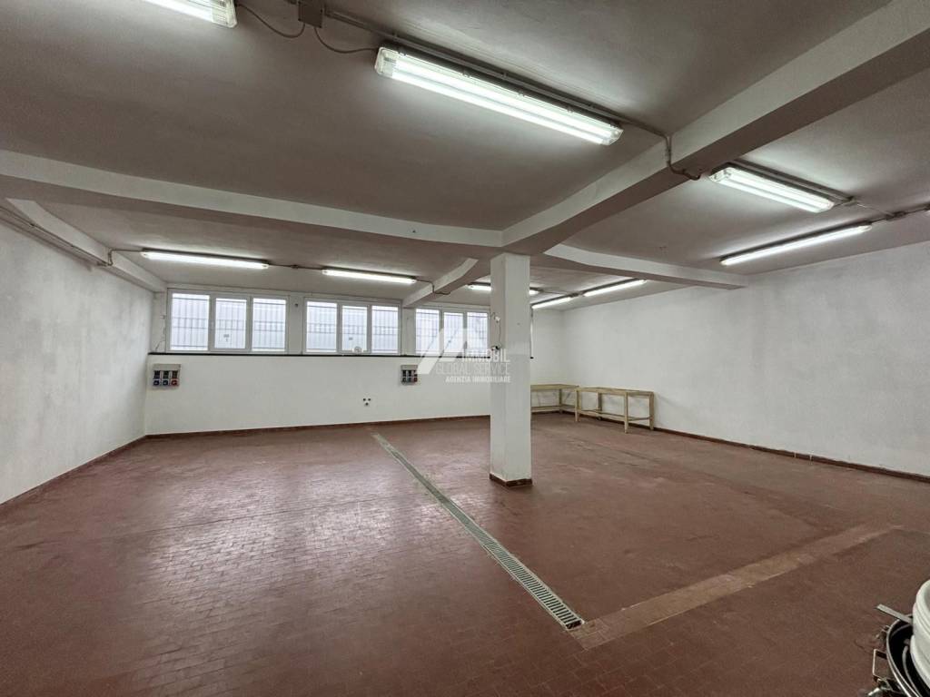 negozio in vendita a Cellatica