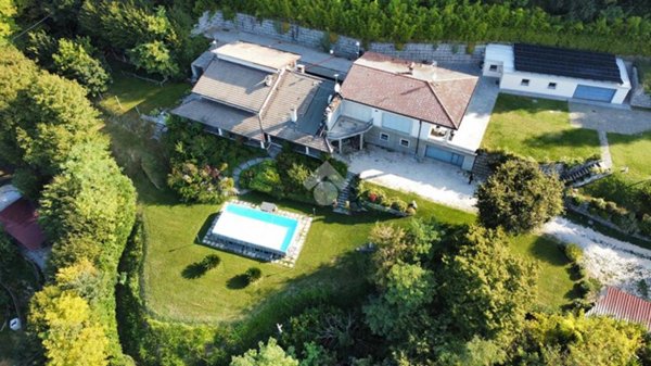 casa indipendente in vendita a Cellatica