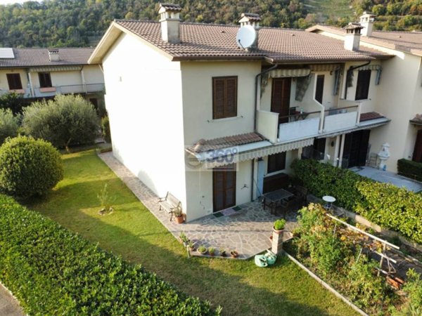 casa indipendente in vendita a Cellatica