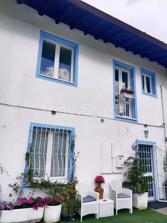 casa indipendente in vendita a Cellatica