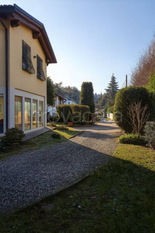 casa indipendente in vendita a Cellatica in zona Fantasina