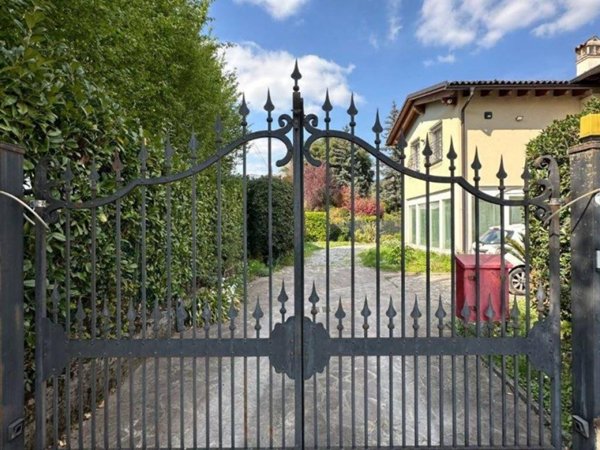 casa indipendente in vendita a Cellatica in zona Fantasina