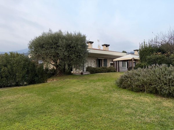 casa indipendente in vendita a Cellatica