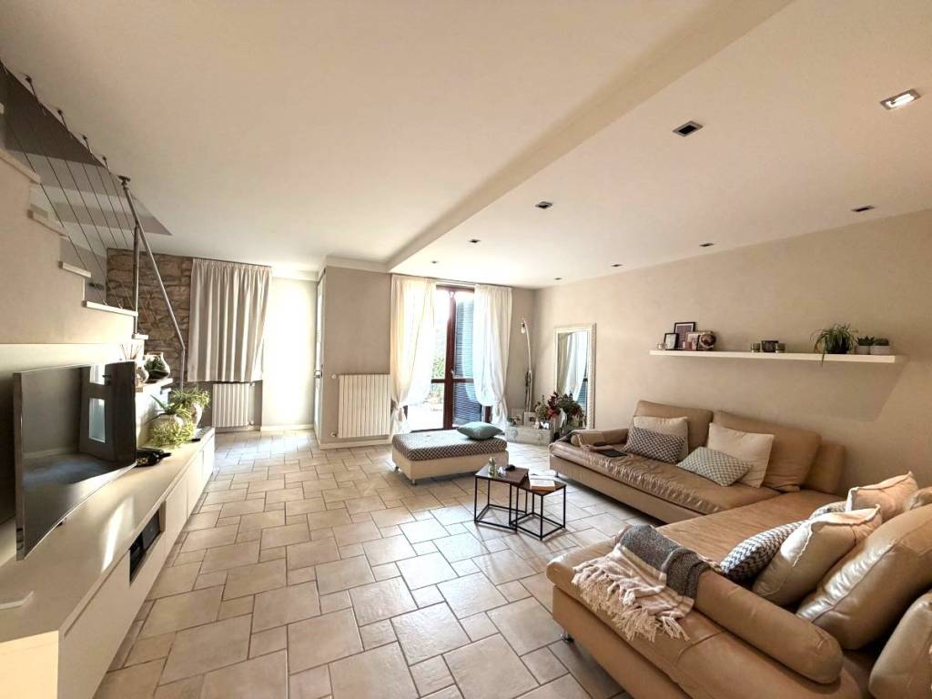 casa indipendente in vendita a Cellatica in zona Fantasina